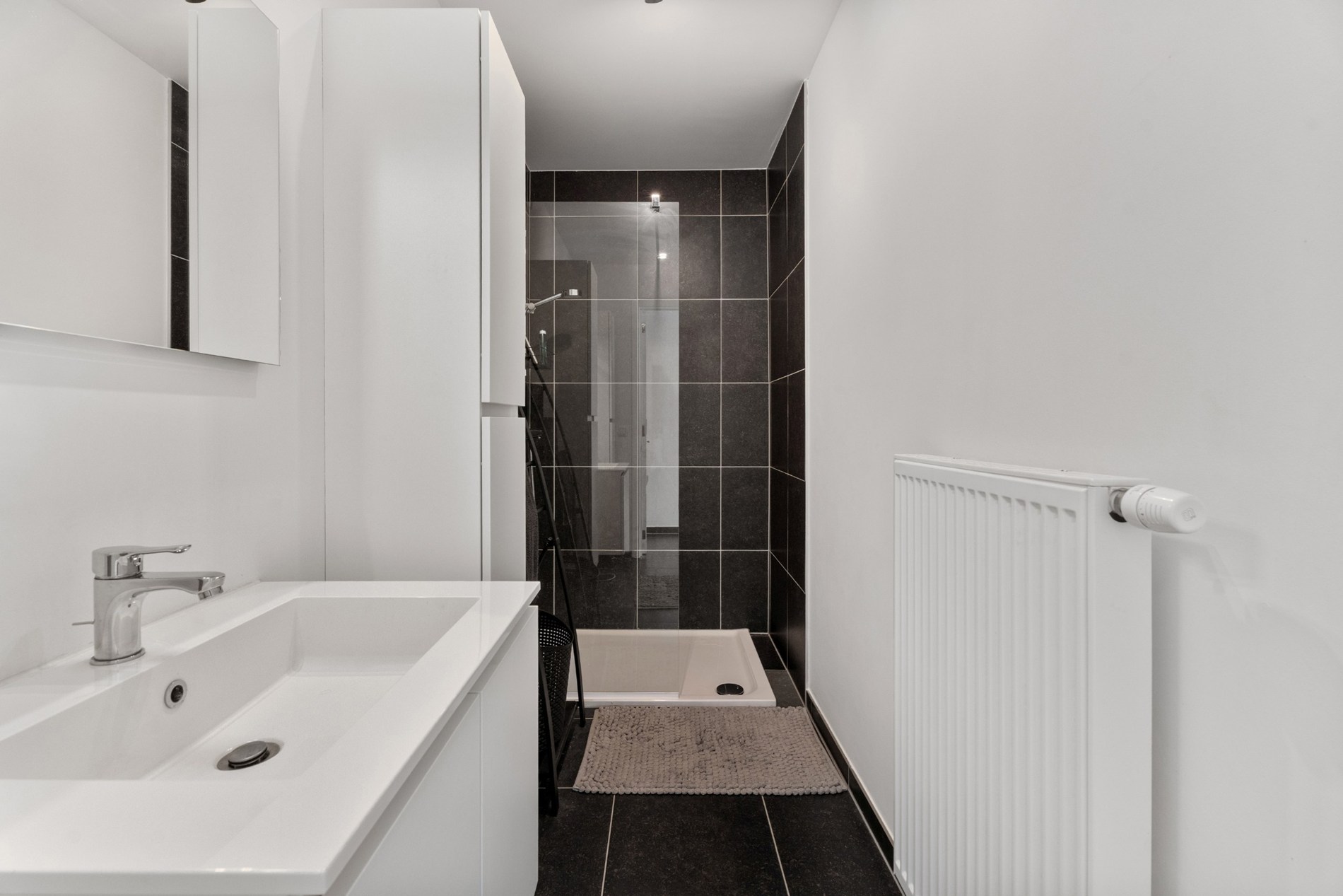 Recent 2-slaapkamer appartement op wandelafstand van het strand - foto 5