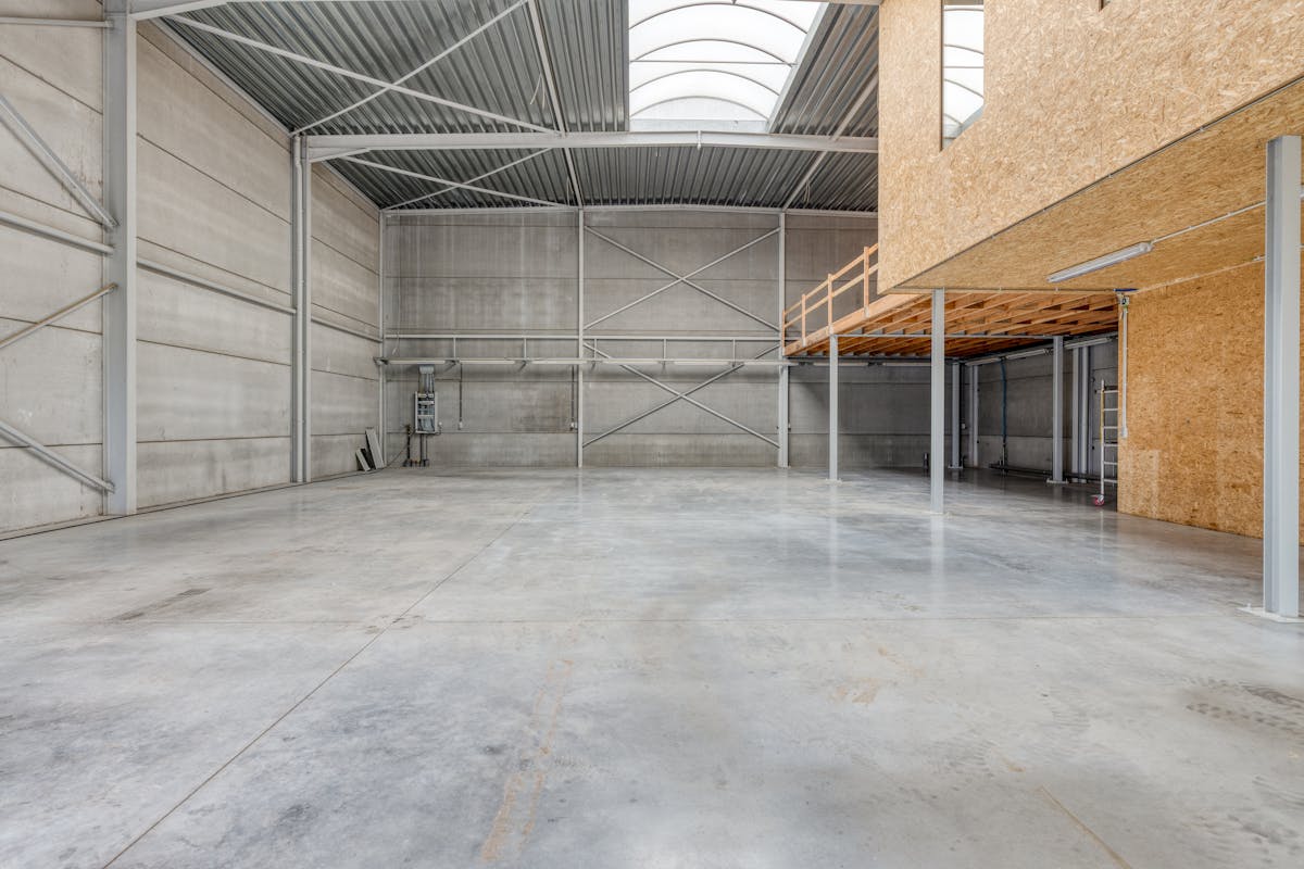 Instapklare en strategisch gelegen loods te huur 350 m² - foto 4