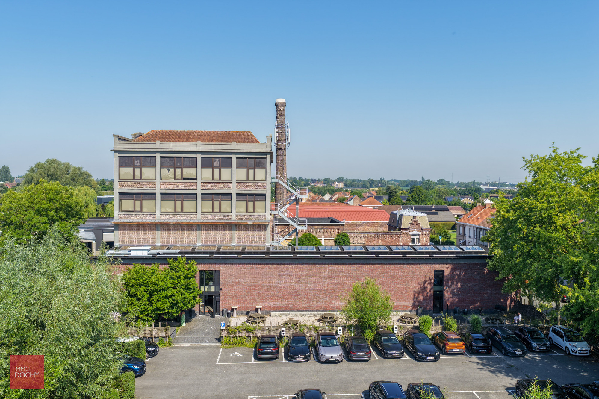 Volledig ingericht ruim kantoorgebouw - foto 2