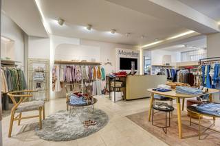 Handelspand met grote etalage te huur op commerciële ligging in Noordzandstraat nabij 't Zand in Brugge.Indeling: Commerciële ruimte (+/- 80 m²)...