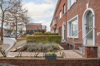 Deze charmante lichtrijke woning bevindt zich in de kindvriendelijke wijk "Oude Elsdonk" . Op wandelafstand vindt u hoogstaande scholen,...