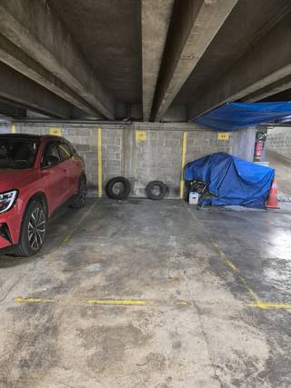 MORGAN'S REAL ESTATE biedt u 3 parkeerplaatsen aan, ideaal gelegen in Jette. 22.500 € per parkeerplaats. Meer info en bezichtigingen: 0478/46.38.74