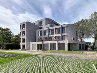 PLUSPUNTEN VAN HET PROJECT:<br />+ zongerichte oriëntatie<br />+ groene omgeving<br />+ grote terrassen<br />+ ruime appartementen<br />+ exclusiviteit ten top<br />+ energieneutraal<br />+ dakterrassen en groendaken<br />+ ventilatie D<br />+ warmtepomp lucht/water<br />+ vloerverwarming<br /><br />AANNEMERS:<br />+ keuken:Sleurs & Vangompel<br />+ badkamer: Facq<br />+ vloeren: 4D tegels<br /><br />FINANCIERING:<br />Opgelet: voor woningen gelegen in België zijn enkel Belgische hypotheken mogelijk. Maak tijdig een afspraak zodat u zich op voorhand kan bevragen over de mogelijkheden.<br />Kandidaat-kopers die hun financiële plaatje al hebben voorbereid, wekken altijd meer vertrouwen.<br /><br />SUCCESVOL VERKOPEN?<br />Dankzij succesvolle transacties zijn wij steeds op zoek naar nieuw aanbod. Overweegt u te verkopen of te verhuren? Informeer vrijblijvend naar onze werkwijze.<br /><br />HOUD ME OP DE HOOGTE:<br />Niet gevonden wat u zocht? Schrijf u gratis in op onze website zodat u vrijblijvend op de hoogte wordt gebracht van nieuw aanbod: https://www.immosign-plus.be/nl/hou-me-op-de-hoogte/<br /><br />Wilt u graag meer weten over deze instapklare luxueuze appartementen? Contacteer ons dan voor vrijblijvende info op +32 89 87 03 67 of elke@immosign-plus.be. Tot binnenkort?