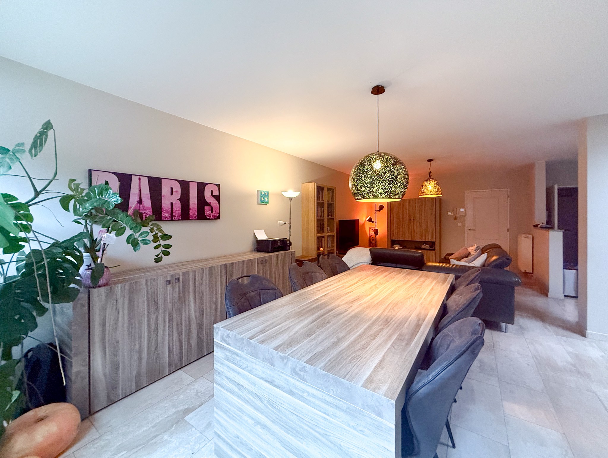 Lichtrijk appartement in centrum Beveren met twee slaapkamers, koertje en garage - foto 3