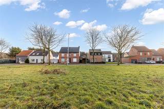 Centraal gelegen perceel voor open bebouwing op 8a 38ca, te Staatsbaan in Ham.De bouwgrond bevindt zich op wandel- en fietsafstand van het centrum...