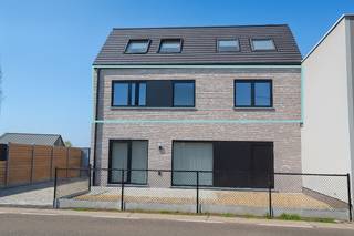 Residentie Due is een charmante, kleinschalige nieuwbouwresidentie bestaande uit slechts 4 appartementen.Ideaal gelegen in het hart van Wippelgem...
