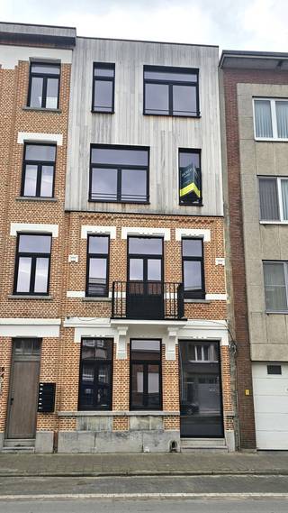TE HUUR – Energiezuinig nieuwbouwappartement met terras en autostaanplaats in Hoboken In Hoboken bevindt zich dit moderne en...