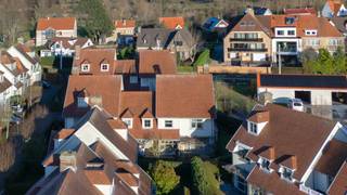In de mooie residentiële verkaveling 'Haagwinde' bevindt zich een halfopen villa met 4 slaapkamers.Het is een aangename, rustige residentiële wijk op...