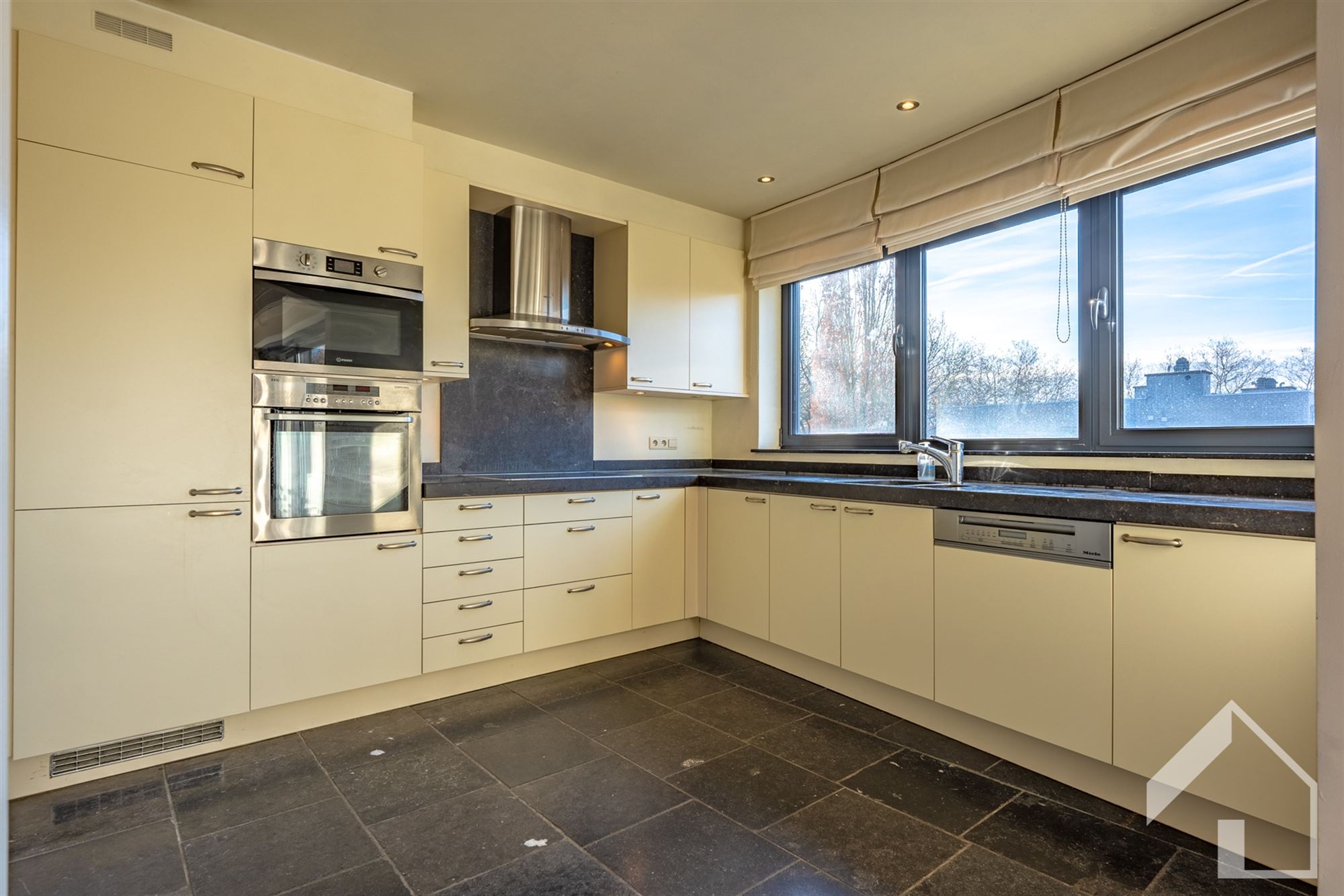 Prachtig appartement met 3 slaapkamers en garagebox - foto 5