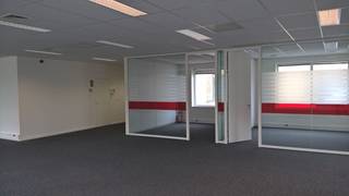 Kwalitatieve kantoorruimte van 371 m² te huur op een toplocatie vlak bij de R0 te Groot-Bijgaarden. De lichtrijke kantoren bevinden zich in het...