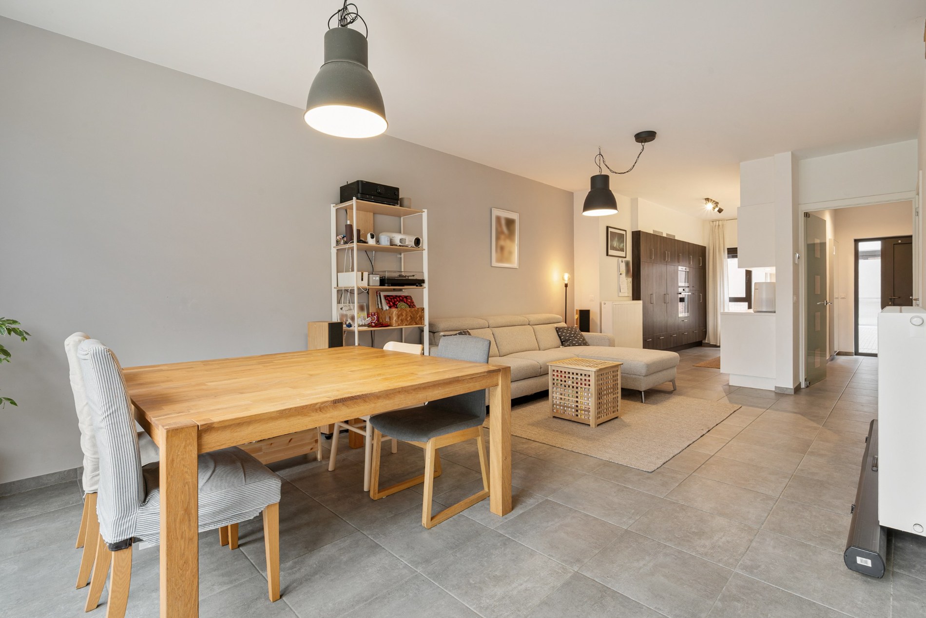 Recente stadswoning met tuin, 2 slaapkamers en bureau/dressingruimte - foto 4