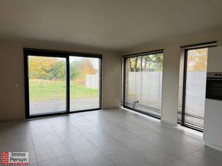 Dit gelijkvloers appartement bevindt zich in het centrum van Paal, met 3 slaapkamers als grootste troef. Het appartement beschikt over een...