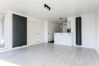 Bent u op zoek naar een instapklaar appartement met 1 slaapkamer, terras en garagebox? Dan stellen we graag dit mooi, zonnig appartement op de...
