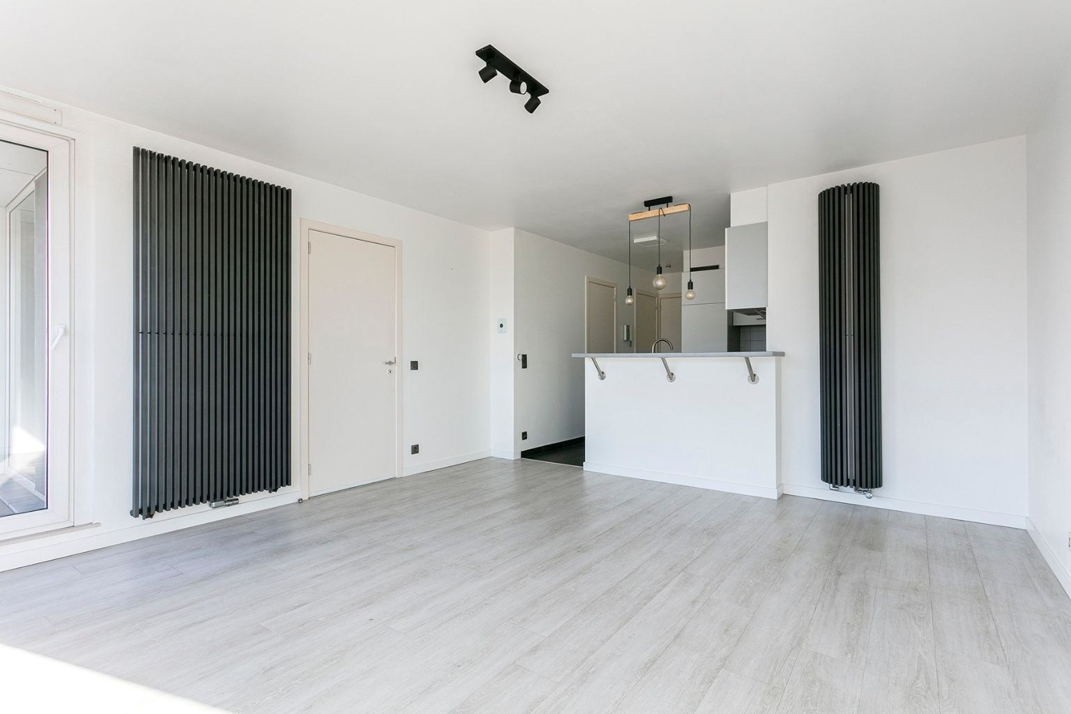 Instapklaar, zonnig 1 slaapkamer appartement met garagebox - foto 2