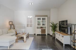 Recente (2018) woning gelegen op een topligging te Kortrijk. Deze eigendom geniet een kindvriendelijke omgeving, vlak bij het centrum van Kortrijk...