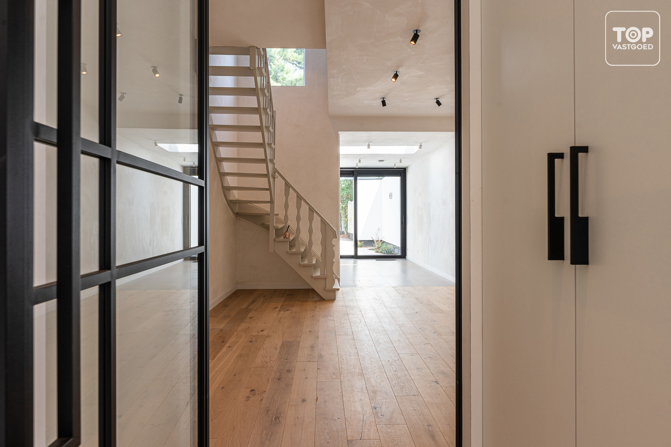 Totaal gerenoveerde woning (EPC A+) met 3 slaapkamers en tuin. - foto 5