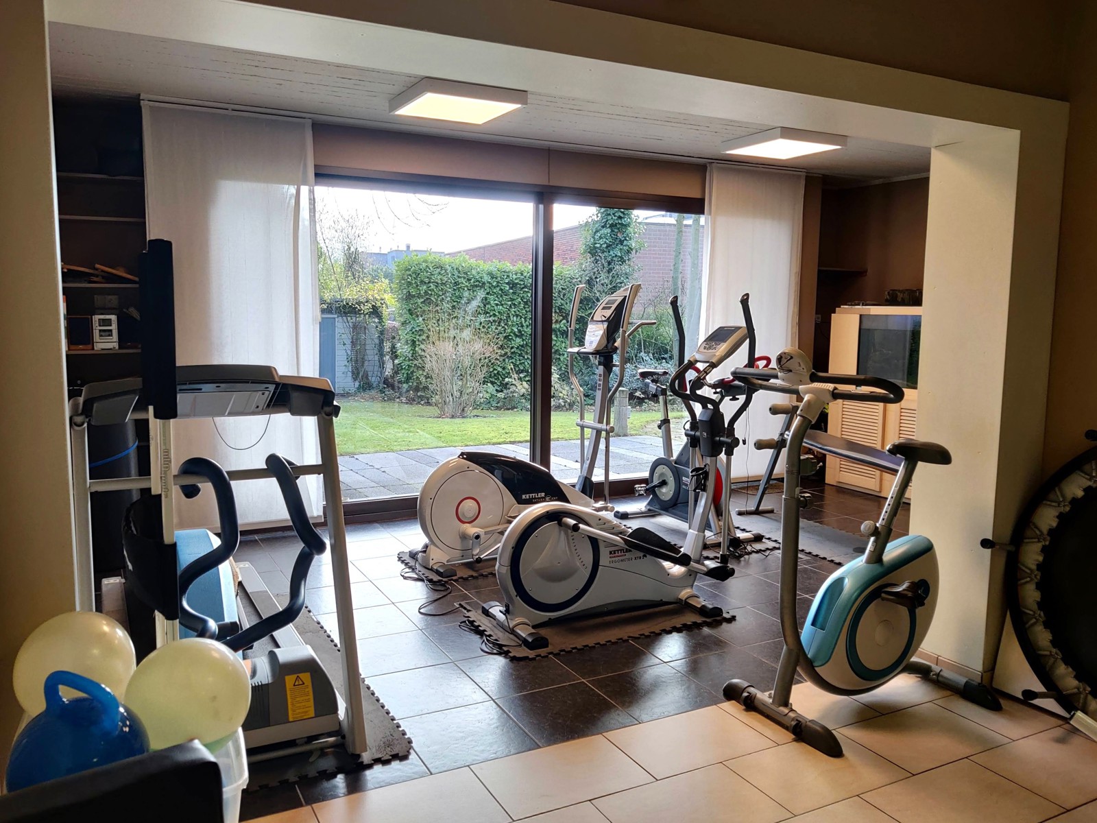 Handelsruimte / kantoorruimte met parking - foto 5