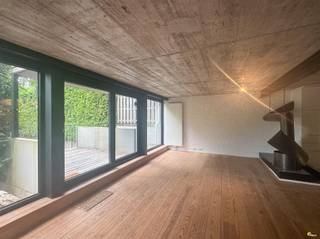 Instapklaar duplex-appartement met 3 slaapkamers en tuin! Het appartement bevindt zich op wandelafstand van alle nodige faciliteiten zoals openbaar...