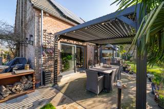 We Invest - Située à Petit-Enghien, à la limite de Rebecq, cette charmante villa datant de 2006 offre un cadre de vie paisible et verdoyant tout...