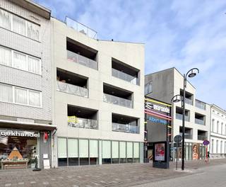 Dit appartement is gelegen in het centrum van Beveren, met zicht op de Grote Markt van Beveren en tevens met achteraan een rustig terras.Het is...