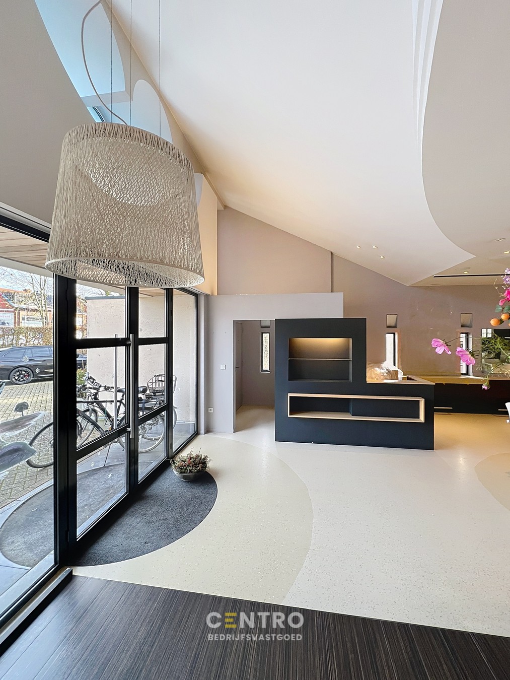 Instapklare multifunctionele ruimte (heden KAPSALON) te huur mét PARKING (ook ideaal voor (healthy)-food, sport-activiteiten, medische, paramedische en verzorgende beroepen) ! - foto 4