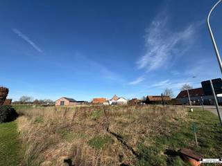 Lot 2 : Terrain à bâtir de 696,79 m² dans un endroit calme à Oud Gooreind – WuustwezelDans un petit lotissement de quatre terrains à bâtir, situé au...