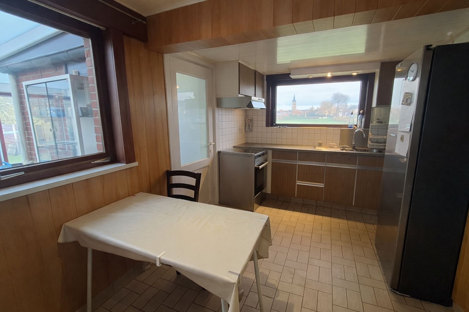 Ruime alleenstaande woning met drie slaapkamers en garage in Wijtschate. - foto 5