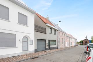 [[ DIT PAND NEEMT DEEL AAN DE ERA OPEN HUIZEN DAG OP 14/3 VAN 17:30 TOT 18:30 ]] oek naar een woning met potentieel én uitstekende ligging? Deze...