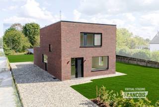 Ruime instapklare woning in Haacht | TE KOOP<br /><br />Op zoek naar een instapklare woning in Haacht met ruimte, licht en een groene omgeving? Deze moderne open bebouwing combineert hedendaags wooncomfort met een uitzonderlijk aangename setting.<br /><br />De woning werd totaal gerenoveerd in 2023 en biedt met 201 m² bewoonbare oppervlakte alle ruimte voor comfortabel gezinsleven. De moderne uitstraling, de lichtrijke leefruimtes en de aangename indeling creëren een warme en eigentijdse sfeer. Met vier slaapkamers en twee badkamers is deze woonst bovendien bijzonder geschikt voor gezinnen.<br /><br />Ook buiten valt er heel wat te beleven. De grote tuin met bos zorgt voor een groen en rustig gevoel, terwijl de ruime oprit en dubbele garage voor voldoende parkeermogelijkheden zorgen. Dankzij de ligging aan de Wijgmaalsesteenweg geniet je bovendien van een vlotte bereikbaarheid richting Haacht en omliggende gemeenten.<br /><br />Wil je deze woning in Haacht zelf ontdekken? Vraag je bezoek aan bij Immo Francois. Onze makelaars zijn actief in Rotselaar, Werchter, Wezemaal, Wijgmaal, Wilsele, Haacht, Tildonk, Wakkerzeel, Keerbergen, Tremelo, Baal, Herent en Leuven.<br /><br />Denk je eraan om je woning in Haacht te verkopen? Neem vrijblijvend contact op met Pieter van Immo Francois in Rotselaar voor een gratis schatting via rotselaar@immofrancois.be.<br /><br />