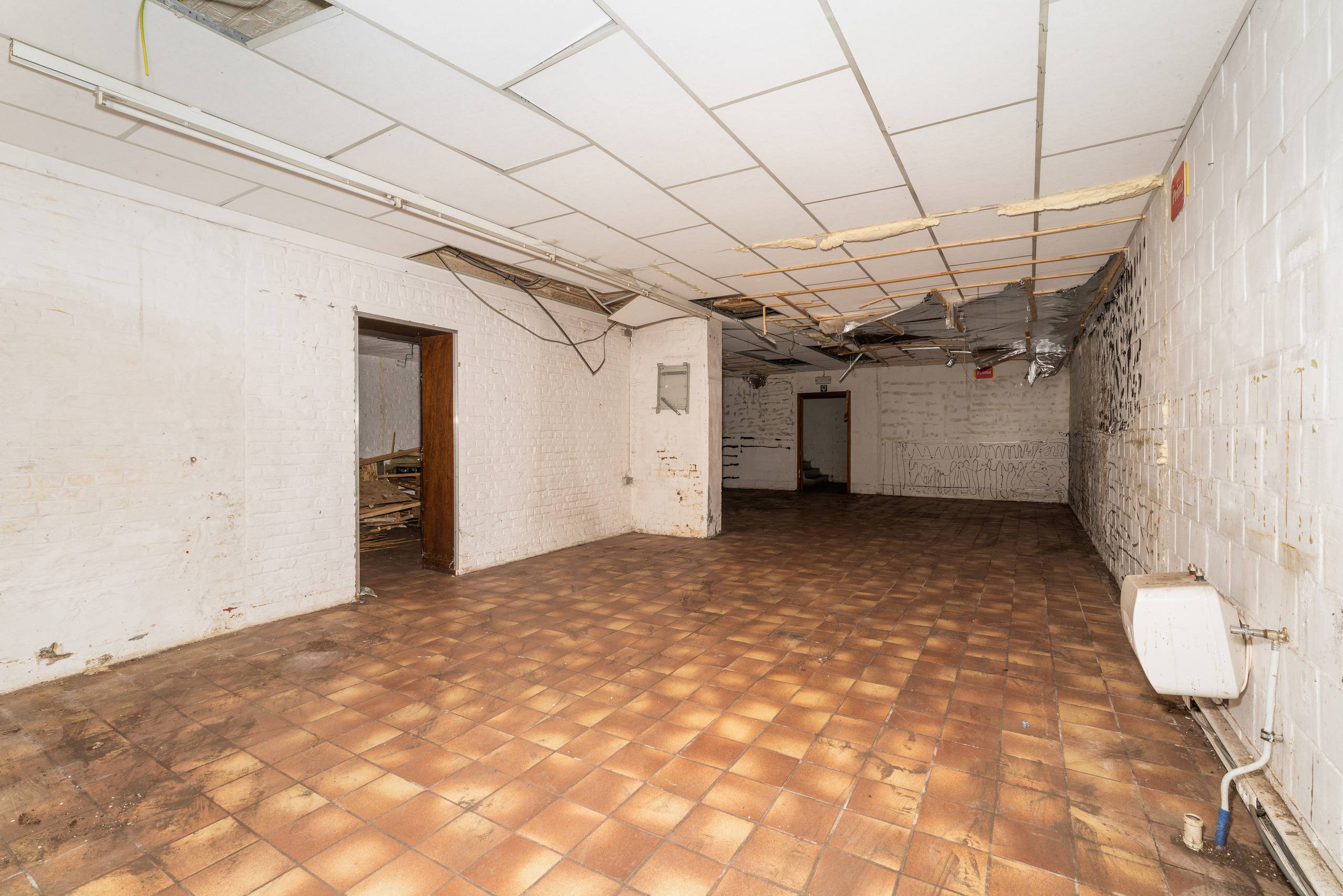 Handelspand te koop in het centrum van Bever - foto 4