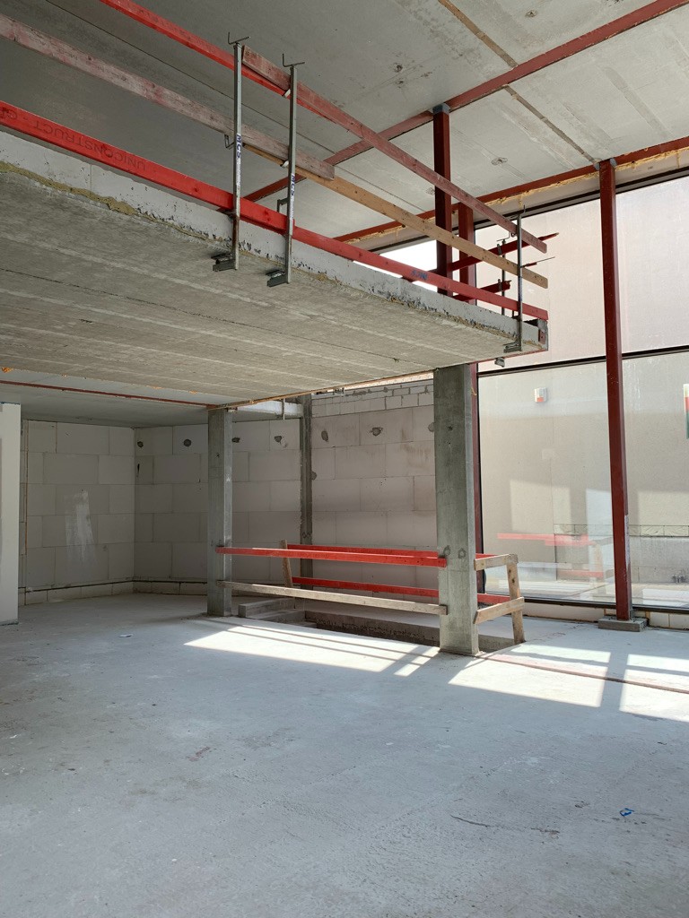 Centraal gelegen gloednieuwe handelsruimte in commercieel hart Waregem - photo 4