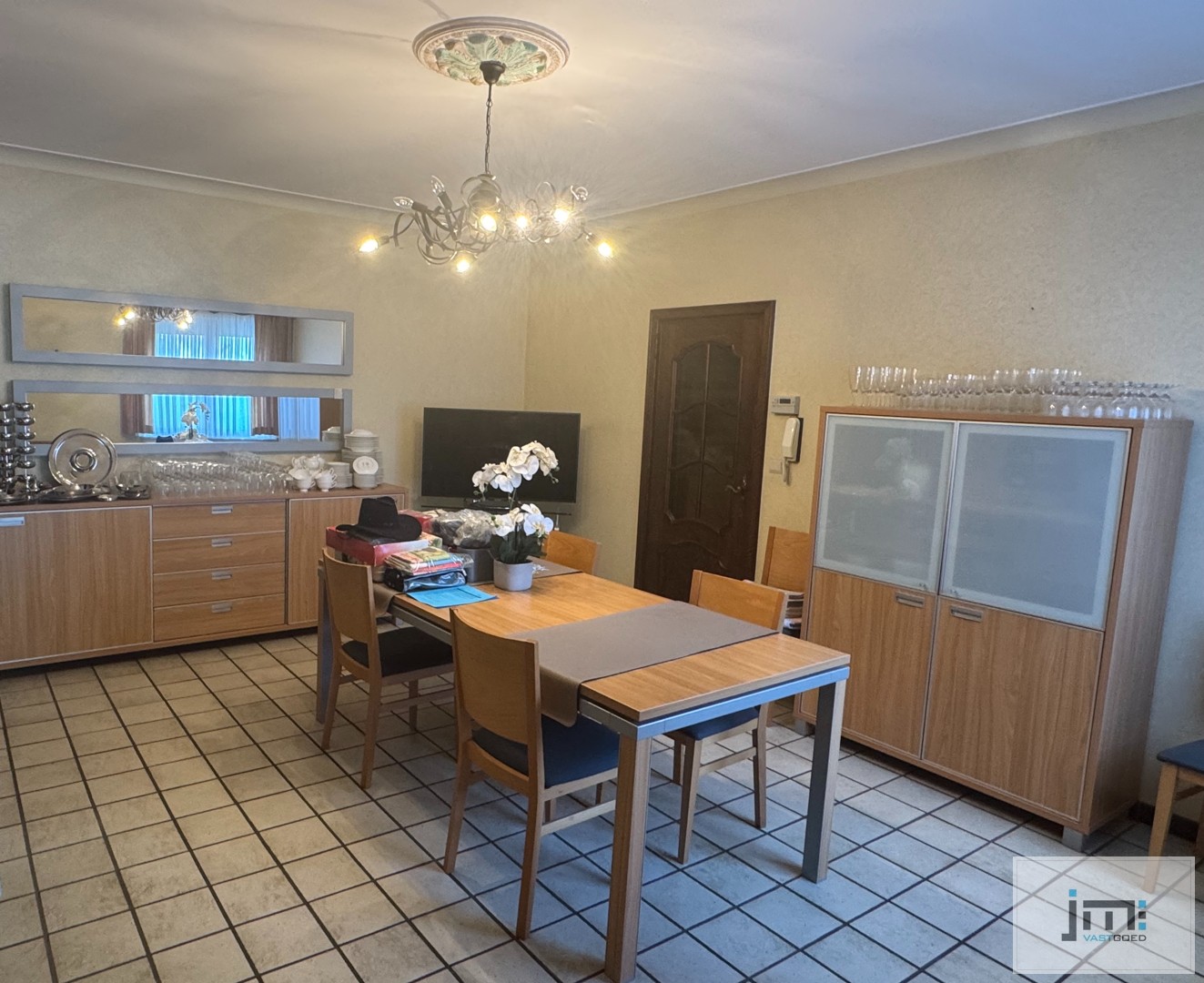 Woning met 4 slaapkamers en dubbele garage - foto 5