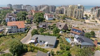 [[ DIT PAND NEEMT DEEL AAN DE ERA OPEN HUIZEN DAG OP 6/12 VAN 14:30 TOT 15:30 ]] Te koop in De Panne: Instapklare villa met 5 slaapkamers,...