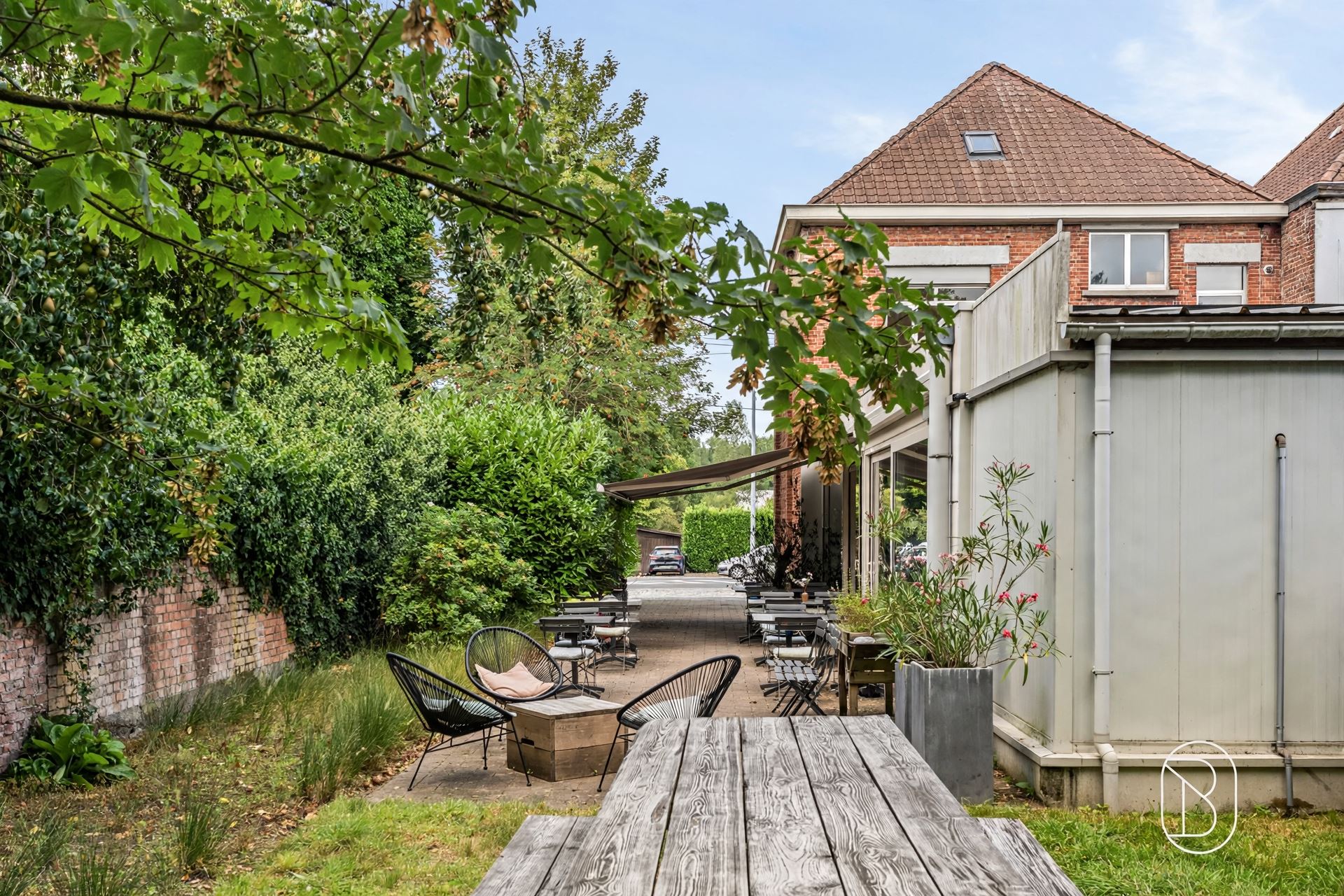 Topgelegen verhuurd handelspand met appartement. - foto 4
