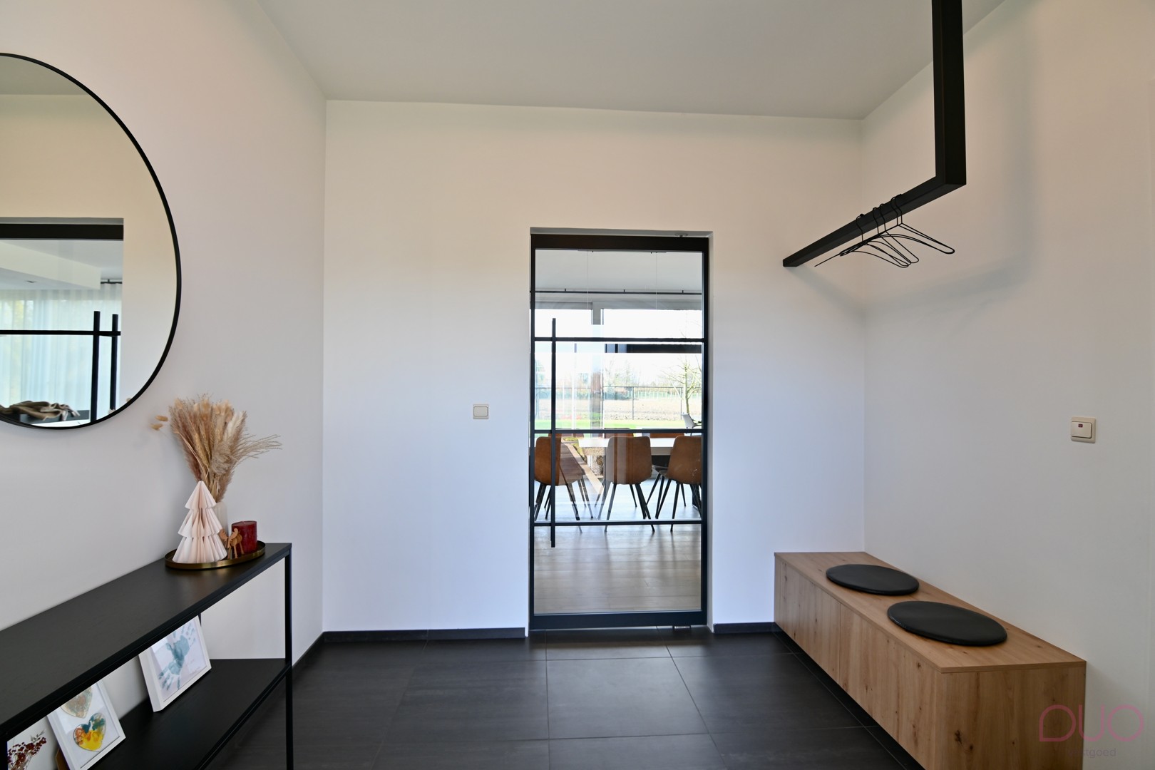 Ontdek ongeëvenaarde luxe en ruimte in deze prachtige villa in het rustige Herk-de-Stad. - foto 2