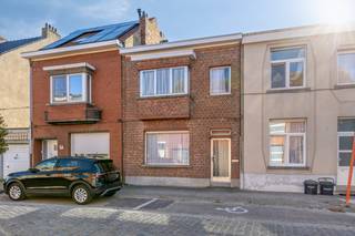 Ben je op zoek naar een renovatieproject met potentieel in Burcht?Dan is deze woning zeker het ontdekken waard voor wie graag een eigen stempel...
