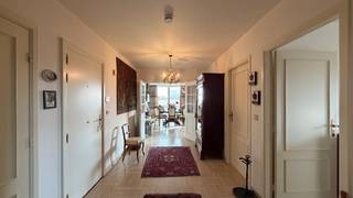 Ben je op zoek naar de perfecte combinatie van ruimte, comfort en een absolute toplocatie? Dit indrukwekkende appartement van maar liefst...