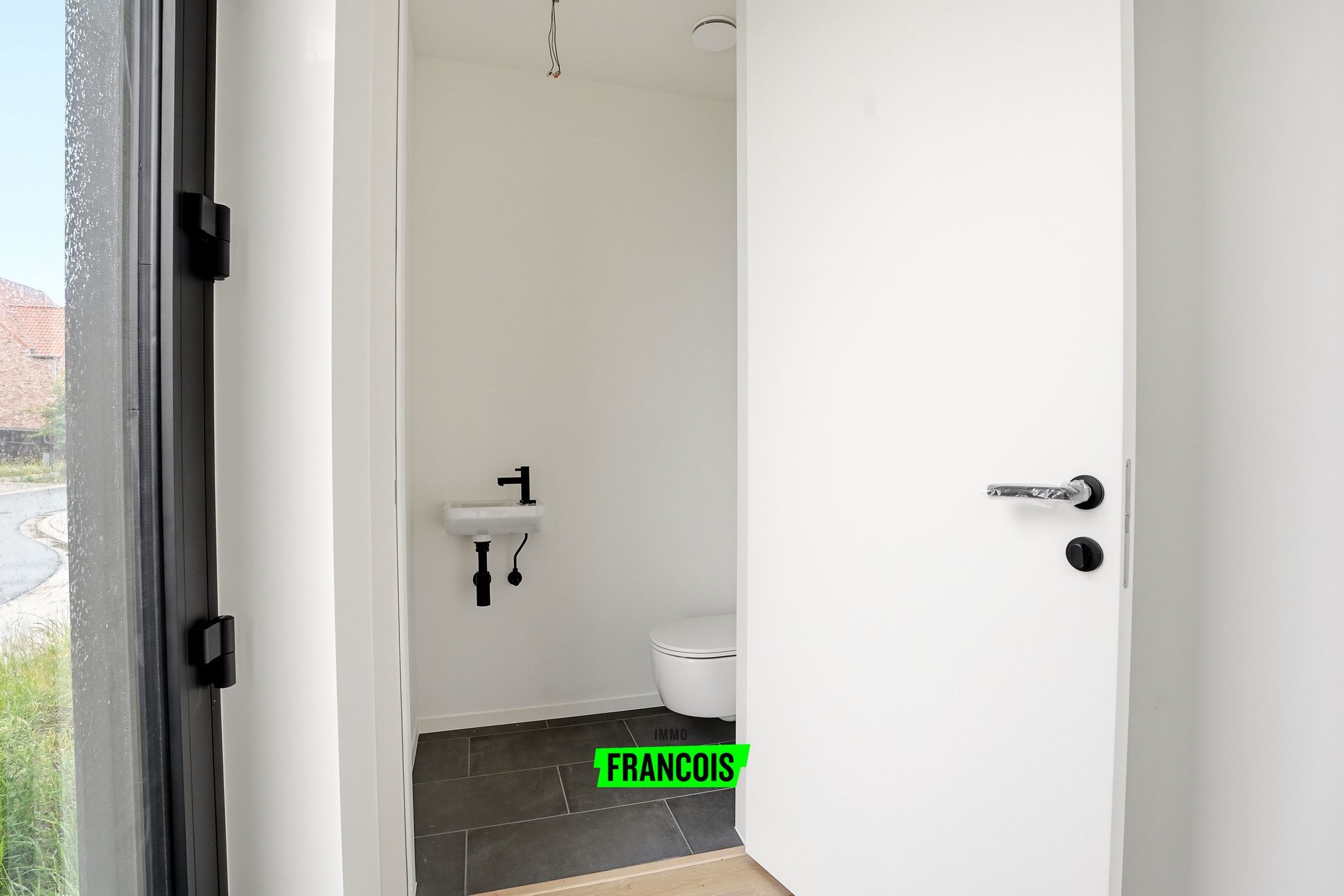 Nieuwbouwwoning met 3 slaapkamers in Krombeke te koop! - foto 3