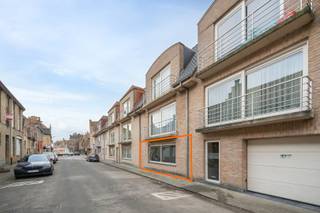In het centrum van Diksmuide bevindt zich dit gezellige en ruime appartement van 120 m², op wandelafstand van de Grote Markt, winkels en...