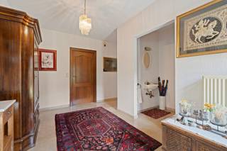 Ontdek deze kwalitatieve villa in het gegeerde Sint-Michiels (Brugge).Met een mooi perceel van 900 m² biedt deze woning een oase aan rust en privacy...