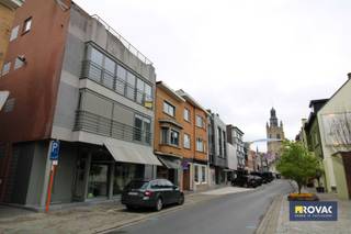 Dit ruim appartement is gelegen in de Wallenstraat vlakbij winkels, ruime parking, openbaar vervoer, ontspanning en nog zo veel meer. In...