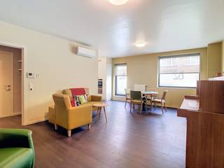 Appartement meublé avec terrasse spacieuse à louer à Ypres avec des contrats à court terme. (1,2 ou 3 ans) Ascenseur et parking...