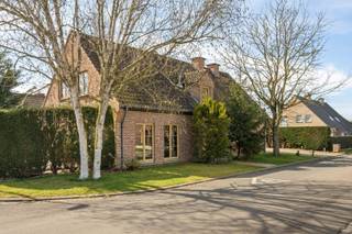 Kom deze robuuste villa ontdekken in de Maagdenput nummer vier op de hoek met heel veel mogelijkheden. Na een grote opruimactie en afbraak van...