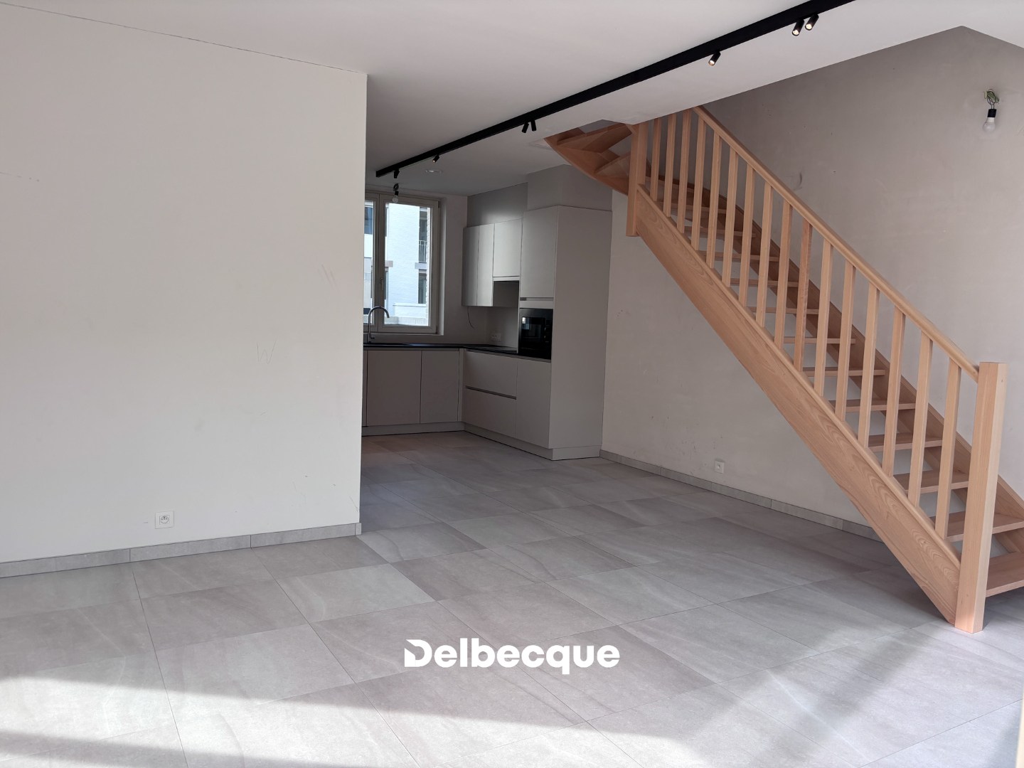 Lichtrijke nieuwbouwwoning met 3 slaapkamers, tuin en ondergrondse staanplaats - foto 4