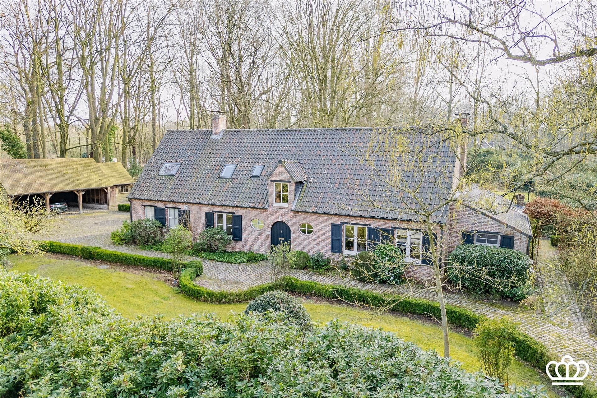 Stijvolle villa gelegen in de Middendreef 1 te Kapellen!  - foto 2