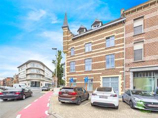 Midden in het centrum van Sint-Truiden, aan het Stadspar,k vinden we dit zeer interessante opbrengsteigendom.Het gebouw werd in 2006 volledig...