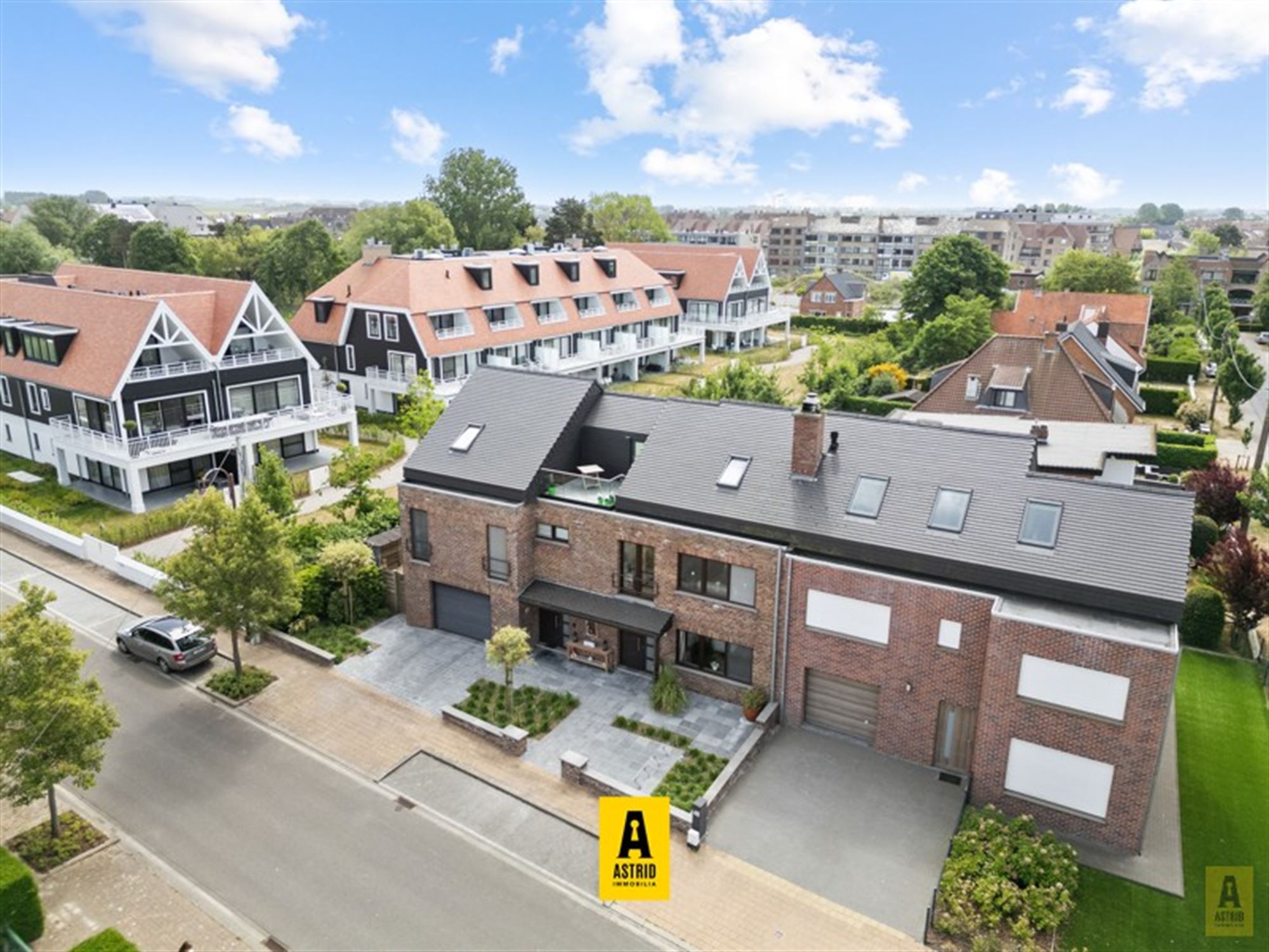 Karaktervolle voormalige dokterswoning met zee aan ruimte en mogelijkheden! - foto 2