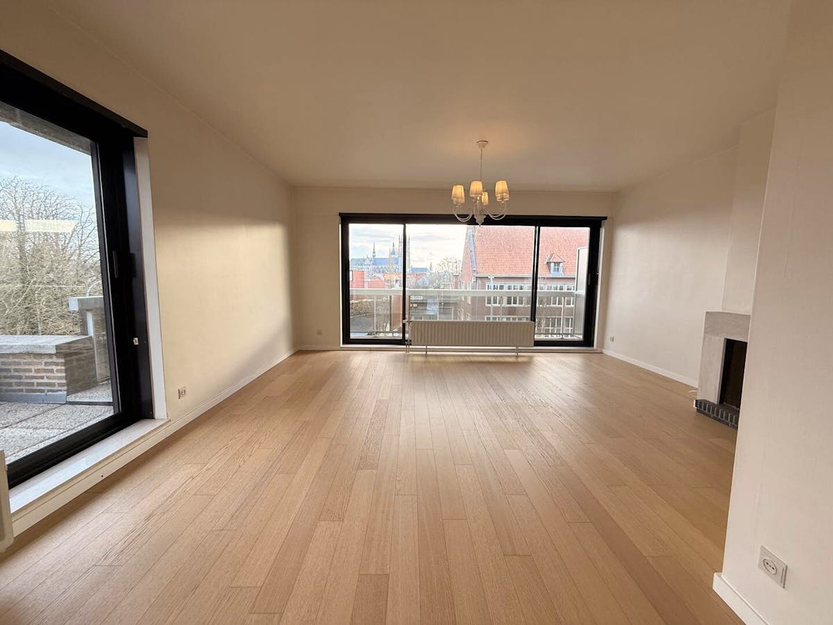 Appartement d'angle à vendre avec 2 chambres et 3 terrasses - photo 4