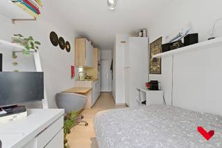 Welkom in Leuven! Deze gezellige studio is gelegen in de bruisende Tiensestraat, een locatie die niet alleen bekend staat om zijn levendige sfeer...