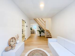 VOLLEDIG GERENOVEERDE STADSWONING met UITSTEKENDE LIGGING aan het STATION VAN OUDENAARDE. Deze woning werd in 2025 VOLLEDIG GERENOVEERD met oog...